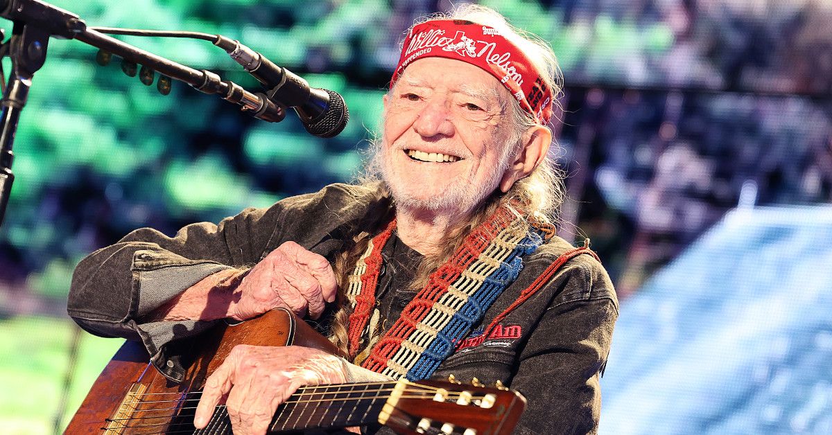 Willie Nelson Net Worth Willie Nelson's Real Estate Ventures! Pop